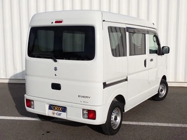 エブリイバン（スズキ）の車両写真