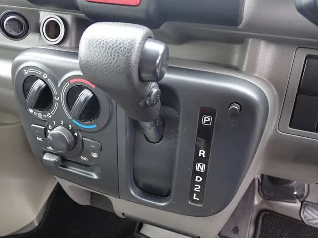 エブリイバン（スズキ）の車両写真