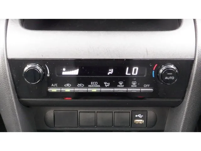 ヤリスクロス　ハイブリッド（トヨタ）の車両写真