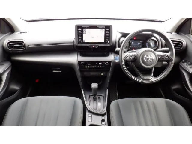 ヤリスクロス　ハイブリッド（トヨタ）の車両写真