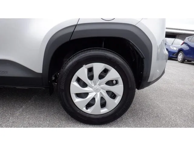 ヤリスクロス　ハイブリッド（トヨタ）の車両写真