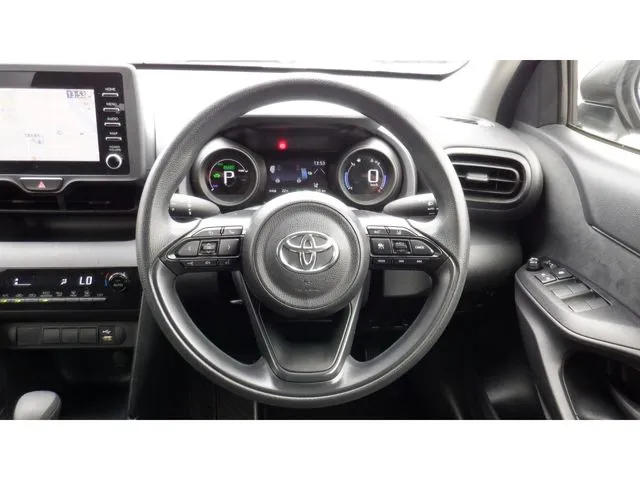 ヤリスクロス　ハイブリッド（トヨタ）の車両写真