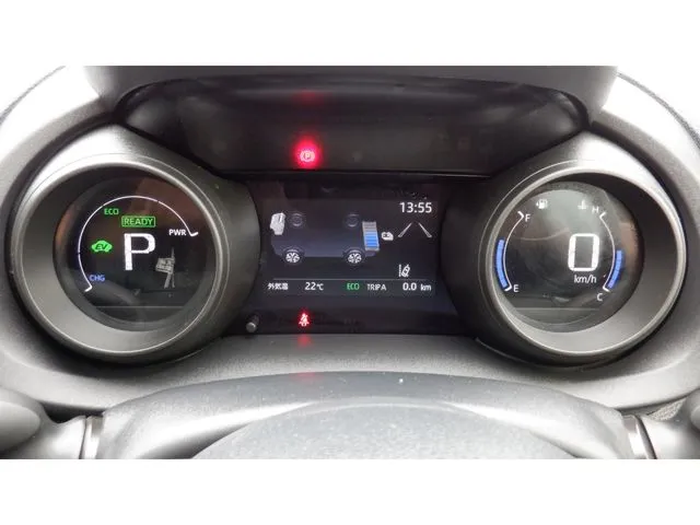 ヤリスクロス　ハイブリッド（トヨタ）の車両写真