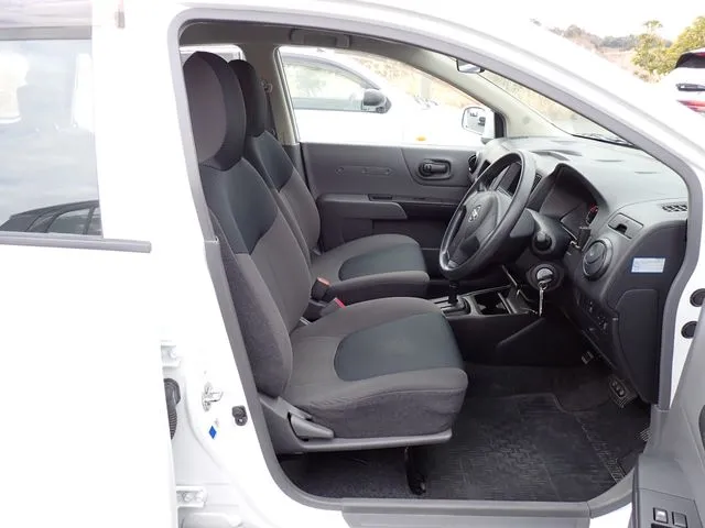 ニッサン　ＮＶ１５０　ＡＤ　２ＷＤ