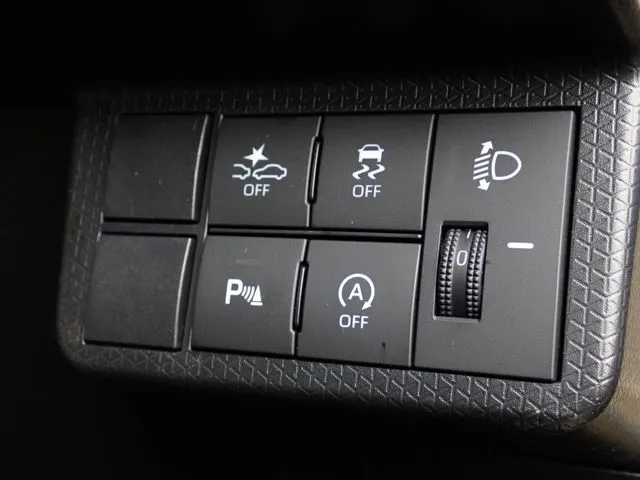 タント　ファンクロス（ダイハツ）の車両写真