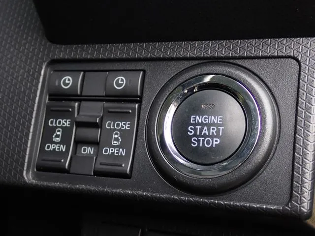 タント　ファンクロス（ダイハツ）の車両写真