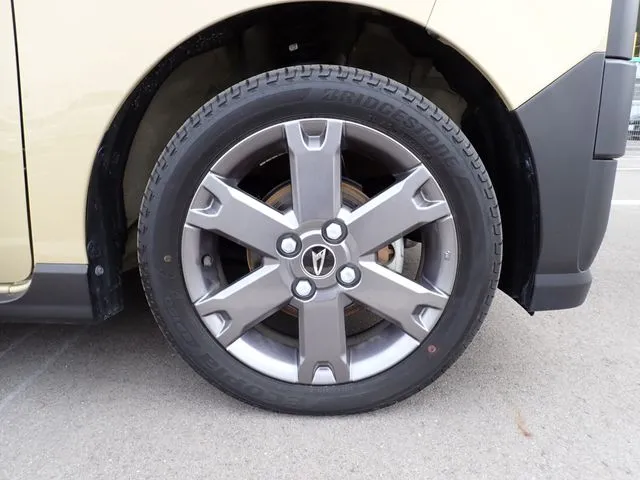 タント　ファンクロス（ダイハツ）の車両写真