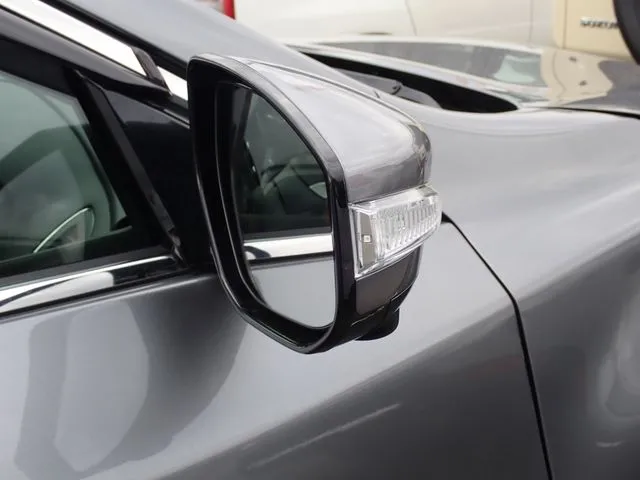 ニッサン　ティアナ