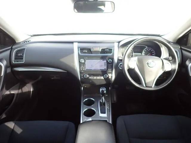 ニッサン　ティアナ