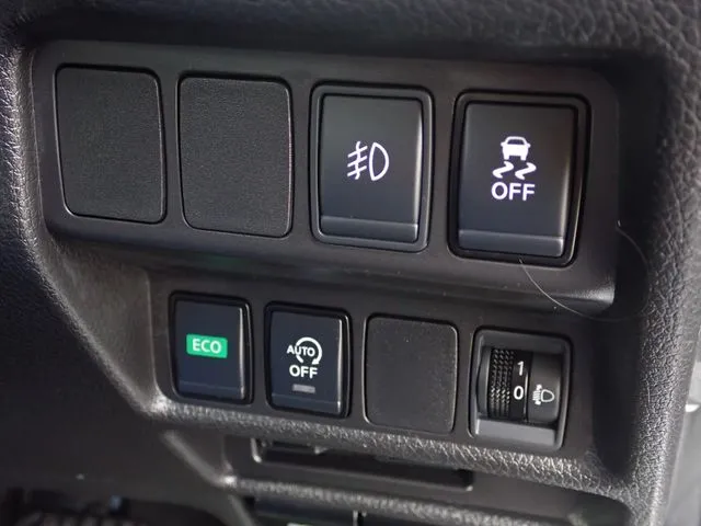 ニッサン　エクストレイル　４ＷＤ