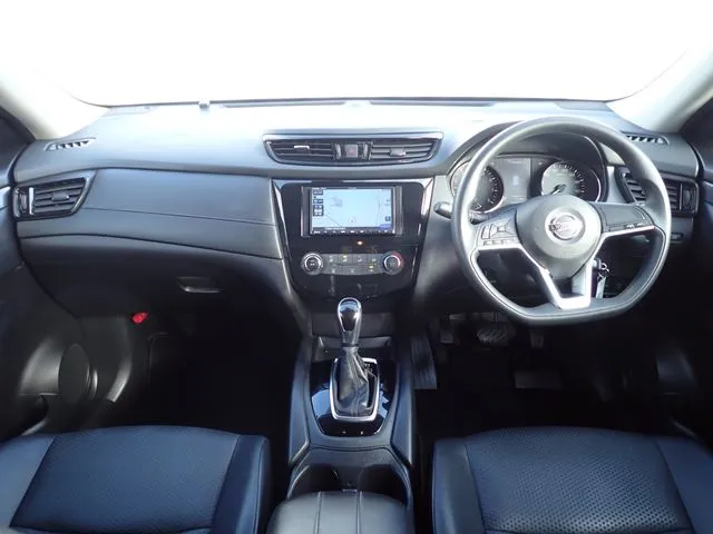 ニッサン　エクストレイル　４ＷＤ