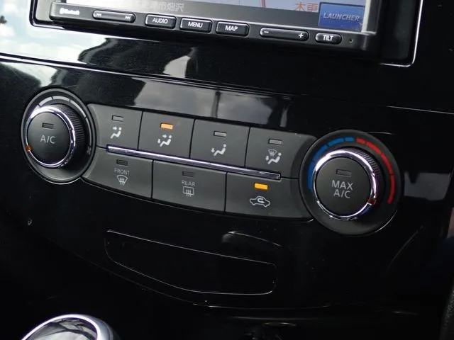 ニッサン　エクストレイル　４ＷＤ