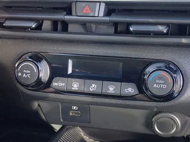 ノート(ニッサン)の車両写真