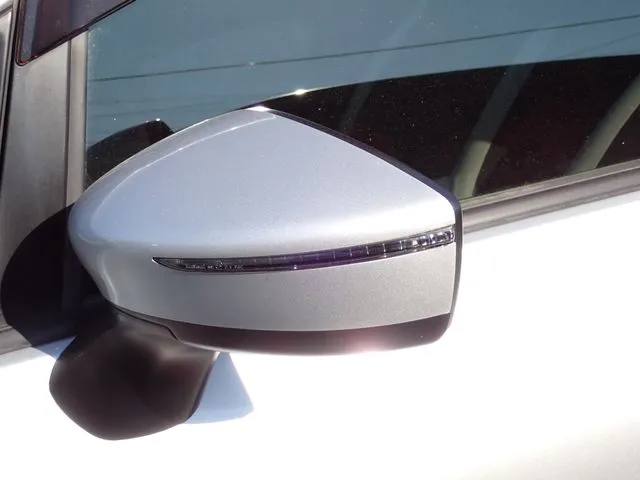 ノート（ニッサン）の車両写真