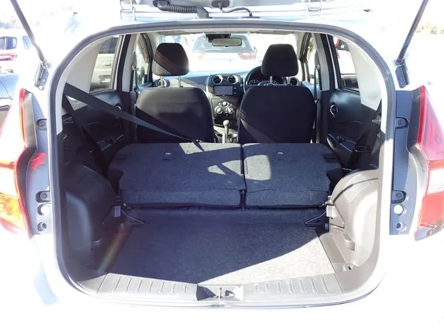 ノート（ニッサン）の車両写真