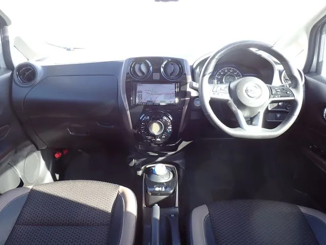 ノート(ニッサン)の車両写真