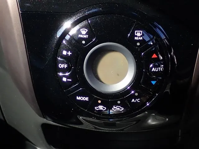 ノート(ニッサン)の車両写真