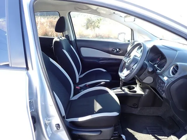 ノート(ニッサン)の車両写真