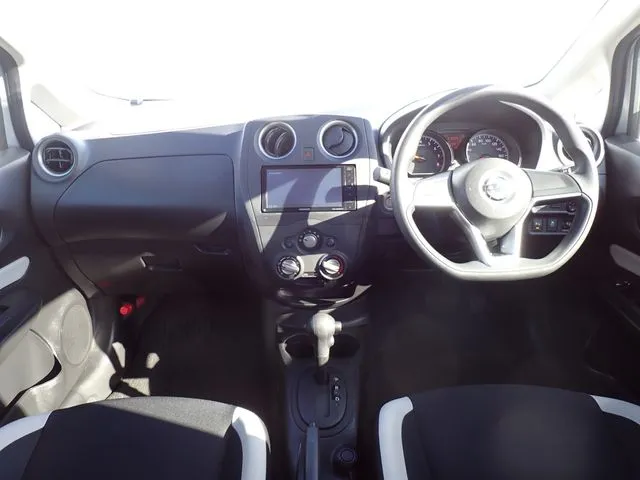 ノート(ニッサン)の車両写真