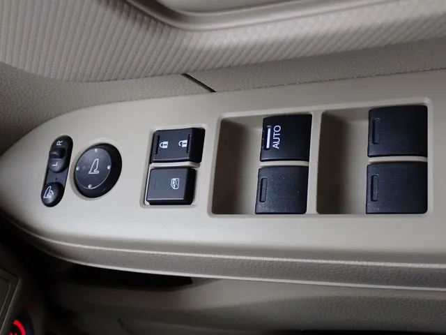 N BOX(ホンダ)の車両写真