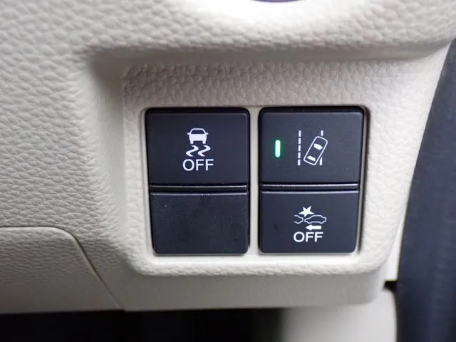 N BOX(ホンダ)の車両写真