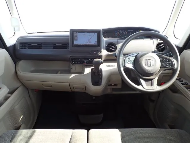 N BOX(ホンダ)の車両写真