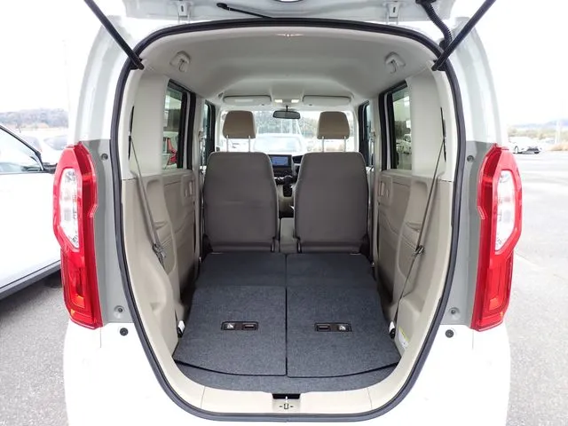 N BOX(ホンダ)の車両写真