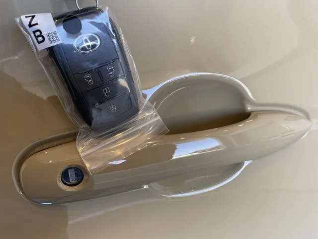 トヨタ　シエンタ　ハイブリッド