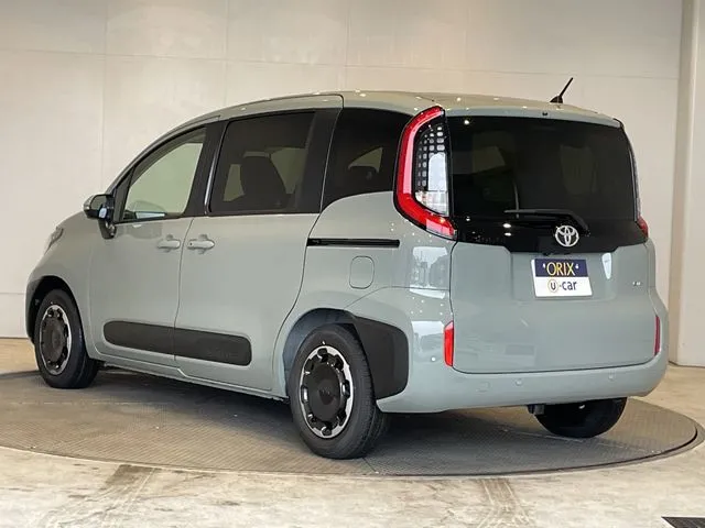 トヨタ　シエンタ　ハイブリッド