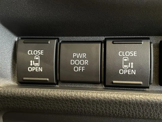 トヨタ　シエンタ　ハイブリッド