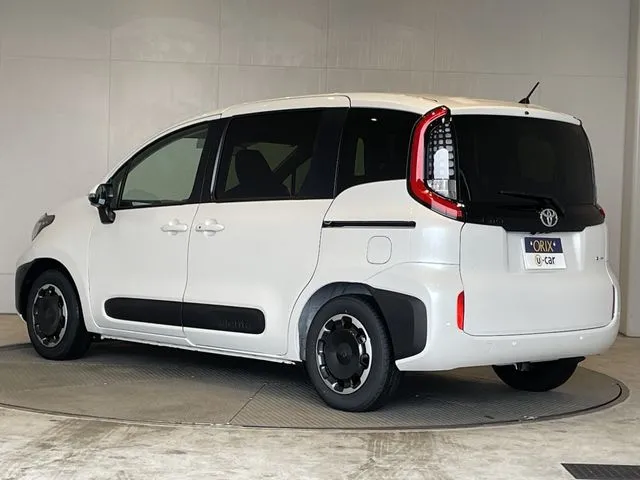 トヨタ　シエンタ　ハイブリッド