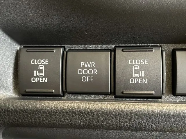 トヨタ　シエンタ　ハイブリッド