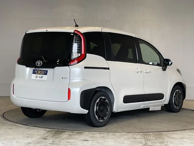 トヨタ　シエンタ　ハイブリッド