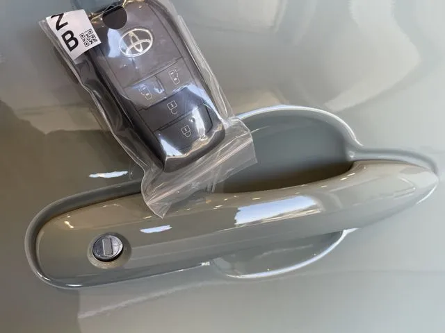 トヨタ　シエンタ　ハイブリッド