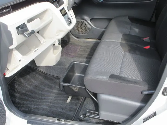 ムーヴ(ダイハツ)の車両写真