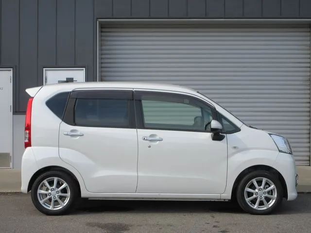 ムーヴ(ダイハツ)の車両写真