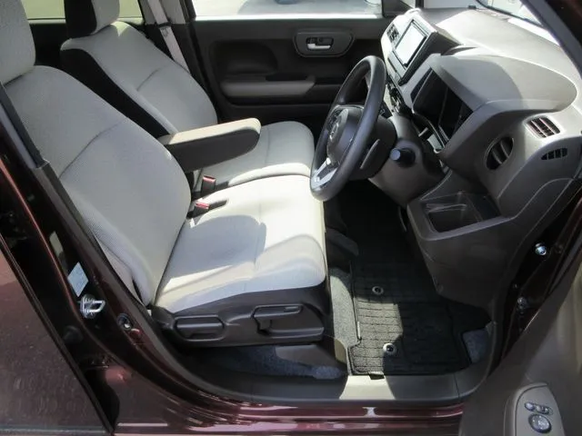 N-WGN 4WD(ホンダ)の車両写真