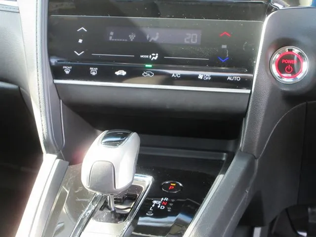 シャトル　ハイブリッド（ホンダ）の車両写真