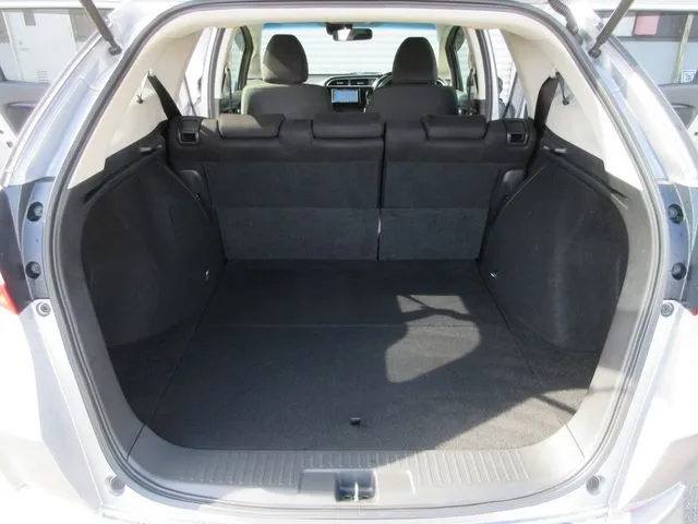 シャトル　ハイブリッド（ホンダ）の車両写真