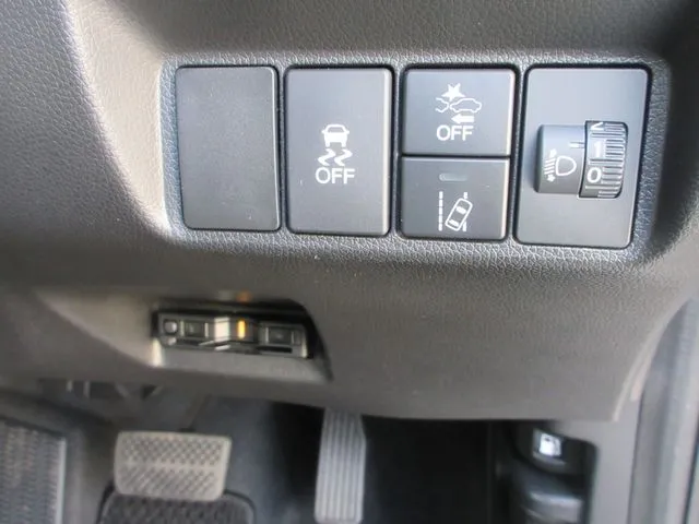 シャトル　ハイブリッド（ホンダ）の車両写真