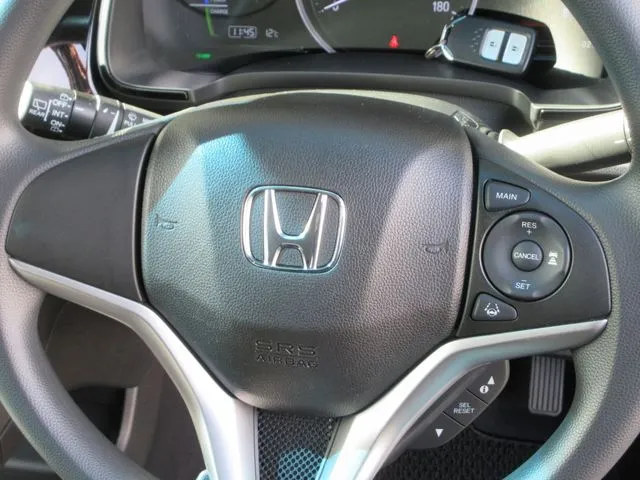 シャトル　ハイブリッド（ホンダ）の車両写真