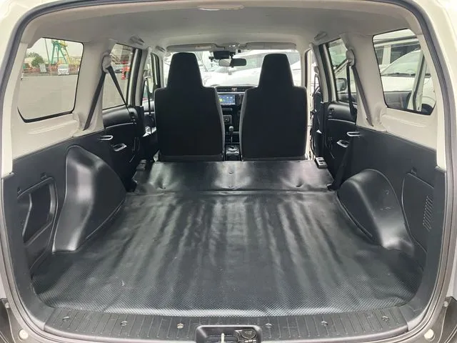 サクシードバン　４ＷＤ（トヨタ）の車両写真