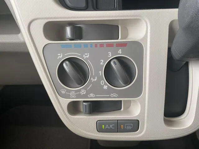 ムーヴ（ダイハツ）の車両写真