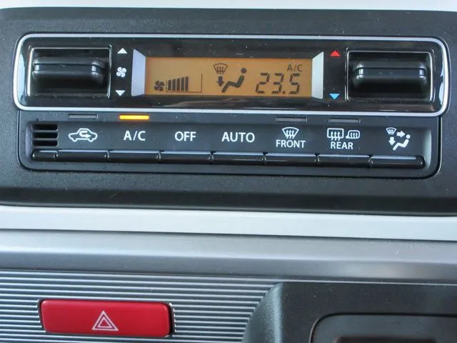 スペーシア 4WD(スズキ)の車両写真