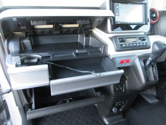 スペーシア 4WD(スズキ)の車両写真