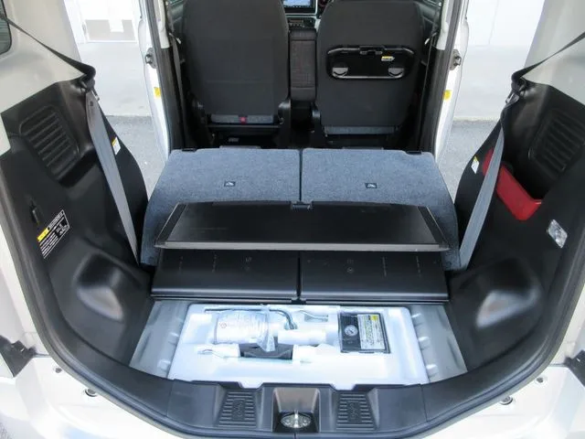 スペーシア 4WD(スズキ)の車両写真