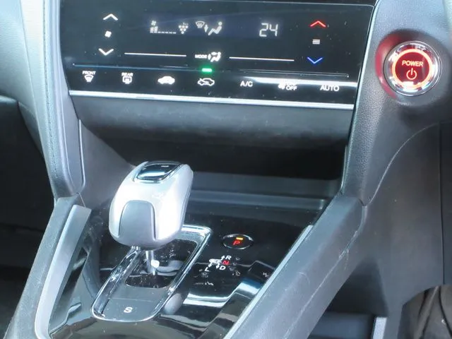 シャトル　ハイブリッド（ホンダ）の車両写真