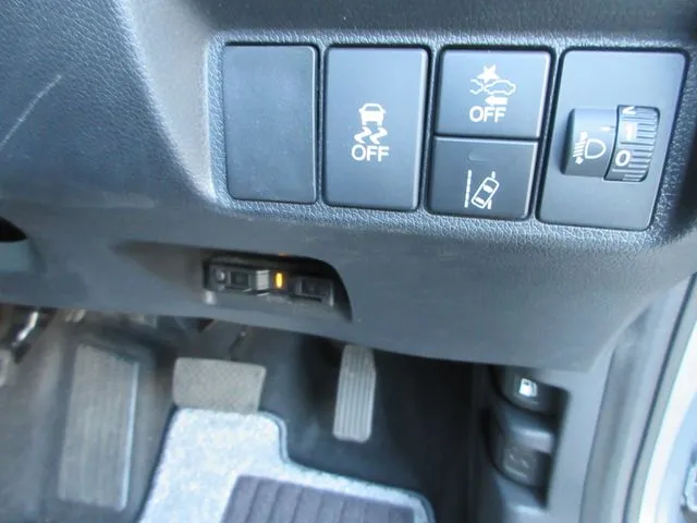 シャトル　ハイブリッド（ホンダ）の車両写真