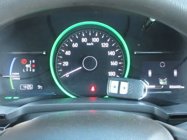 シャトル　ハイブリッド（ホンダ）の車両写真