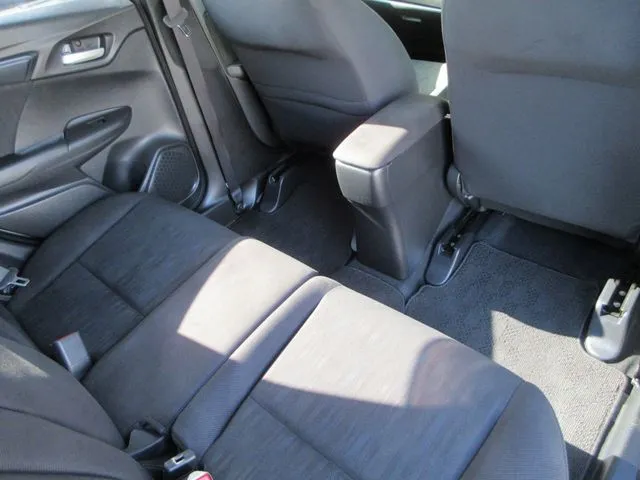 シャトル　ハイブリッド（ホンダ）の車両写真